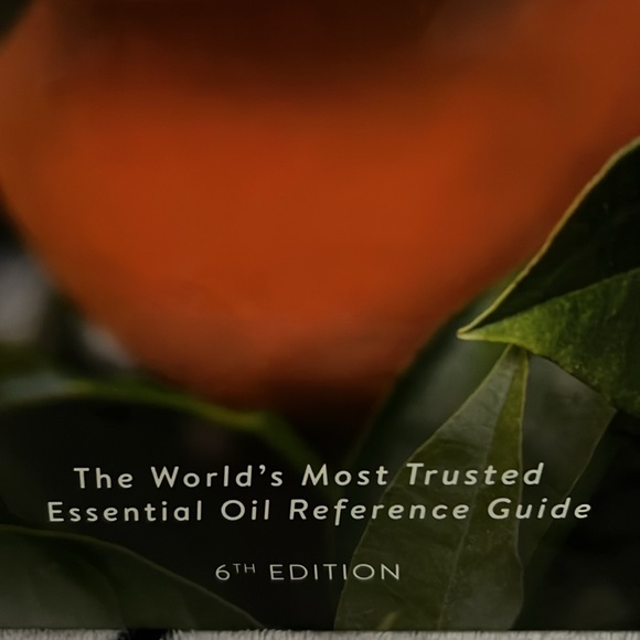 🧡PRICE DROP🧡NWOT💜The EO Book. The world‘s most trusted EO reference guide - Picture 3 of 5